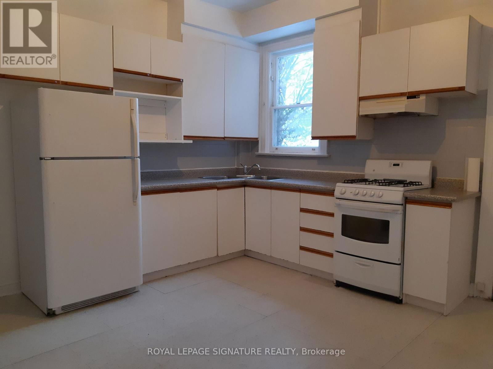 599 EUCLID AVENUE Image 32