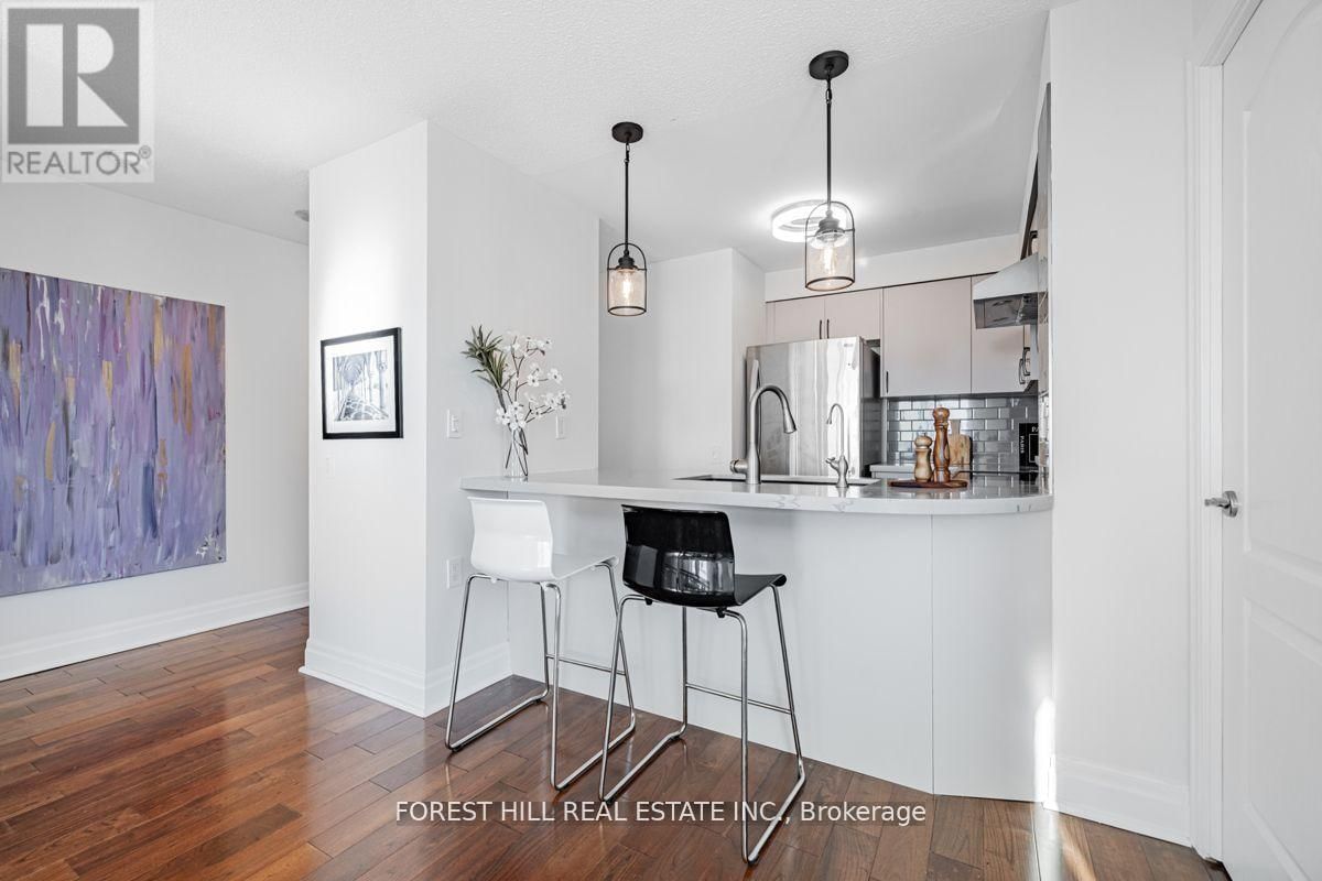 2106 - 21 HILLCREST AVENUE Image 14