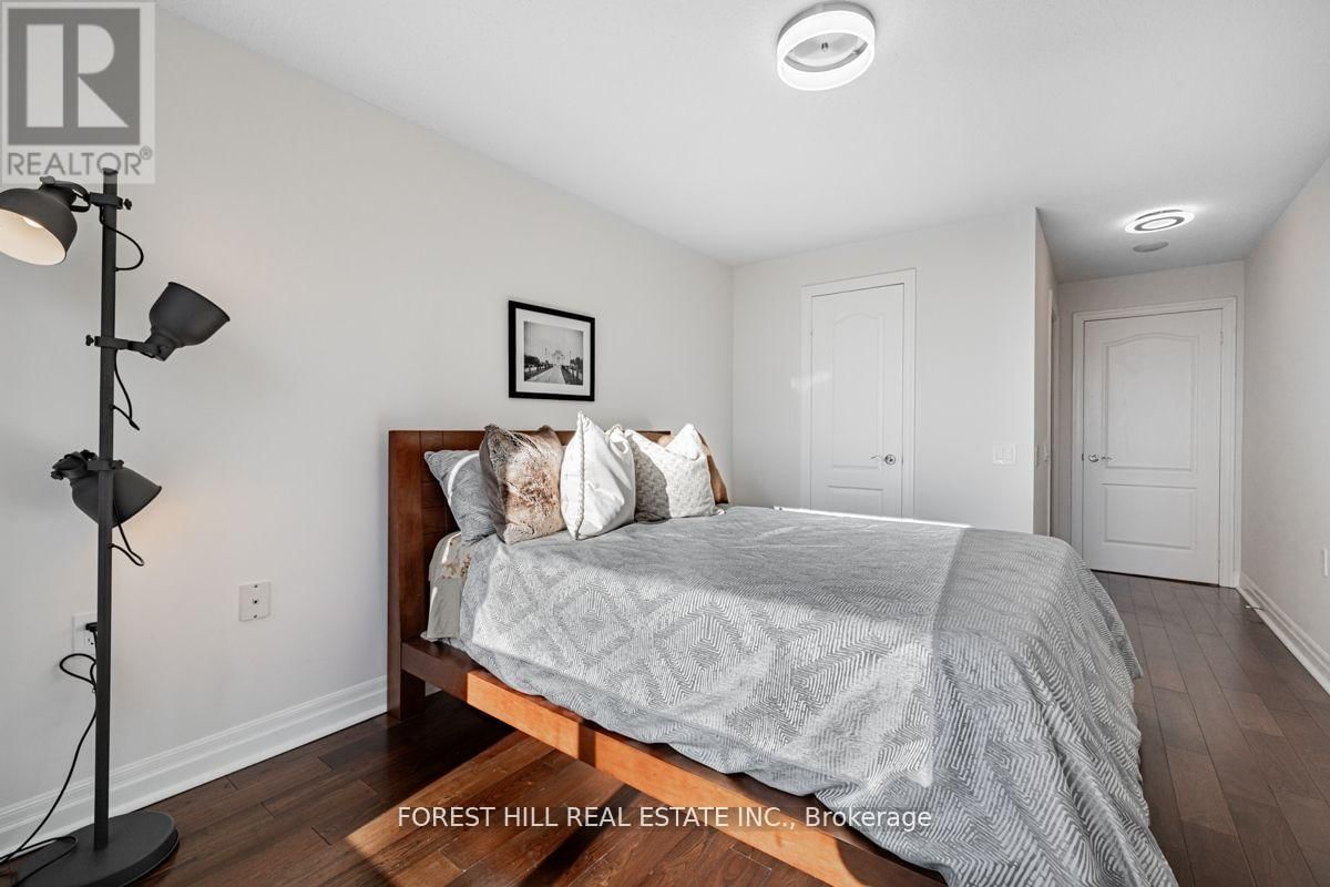 2106 - 21 HILLCREST AVENUE Image 21