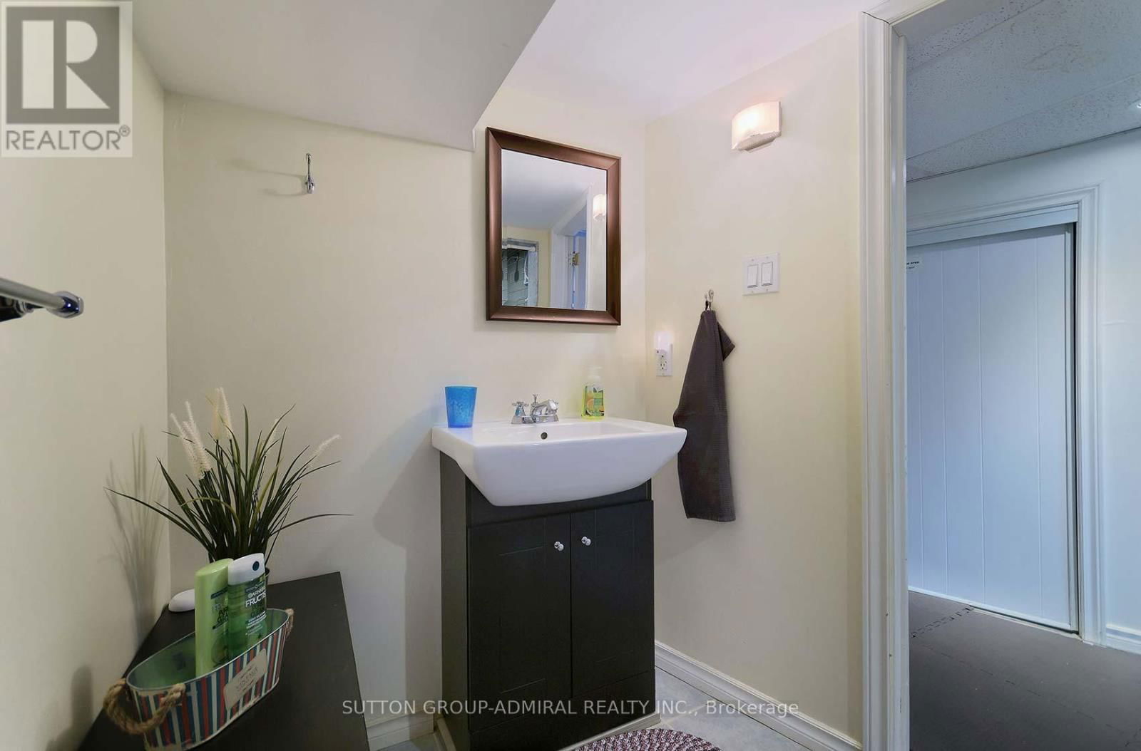 45 GRANBY STREET Image 41