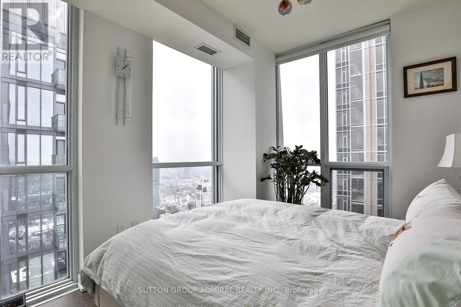 4902 - 1 YORKVILLE AVENUE Image 33