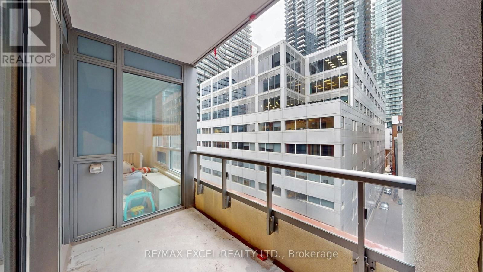 608 - 108 PETER STREET Image 31