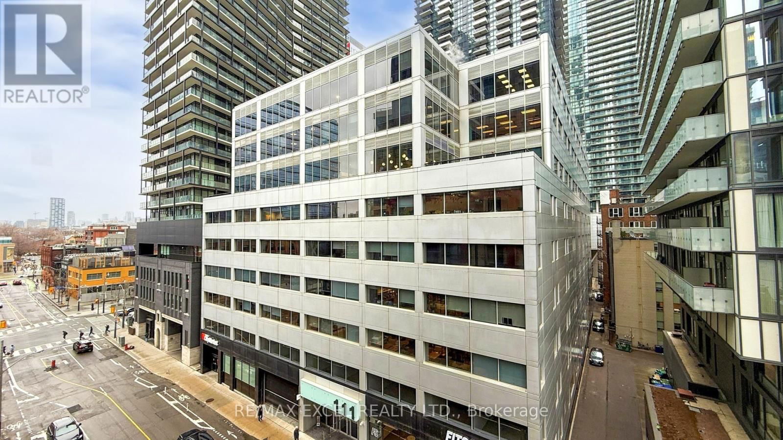 608 - 108 PETER STREET Image 32