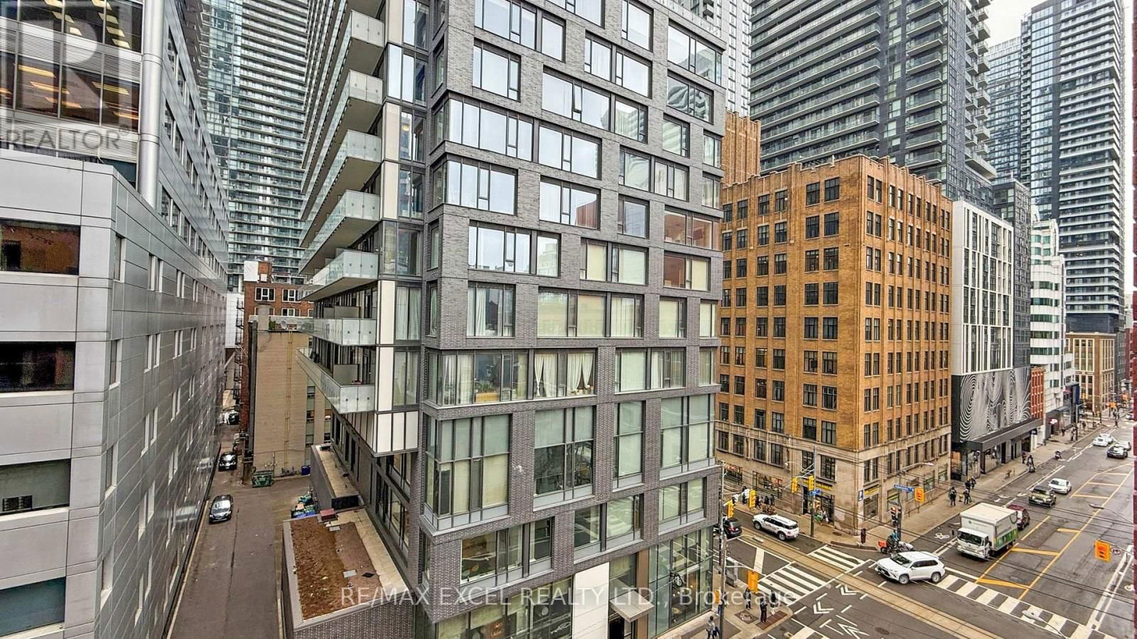 608 - 108 PETER STREET Image 33