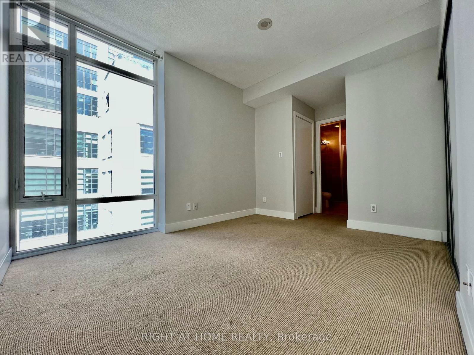 606 - 90 STADIUM ROAD Image 13