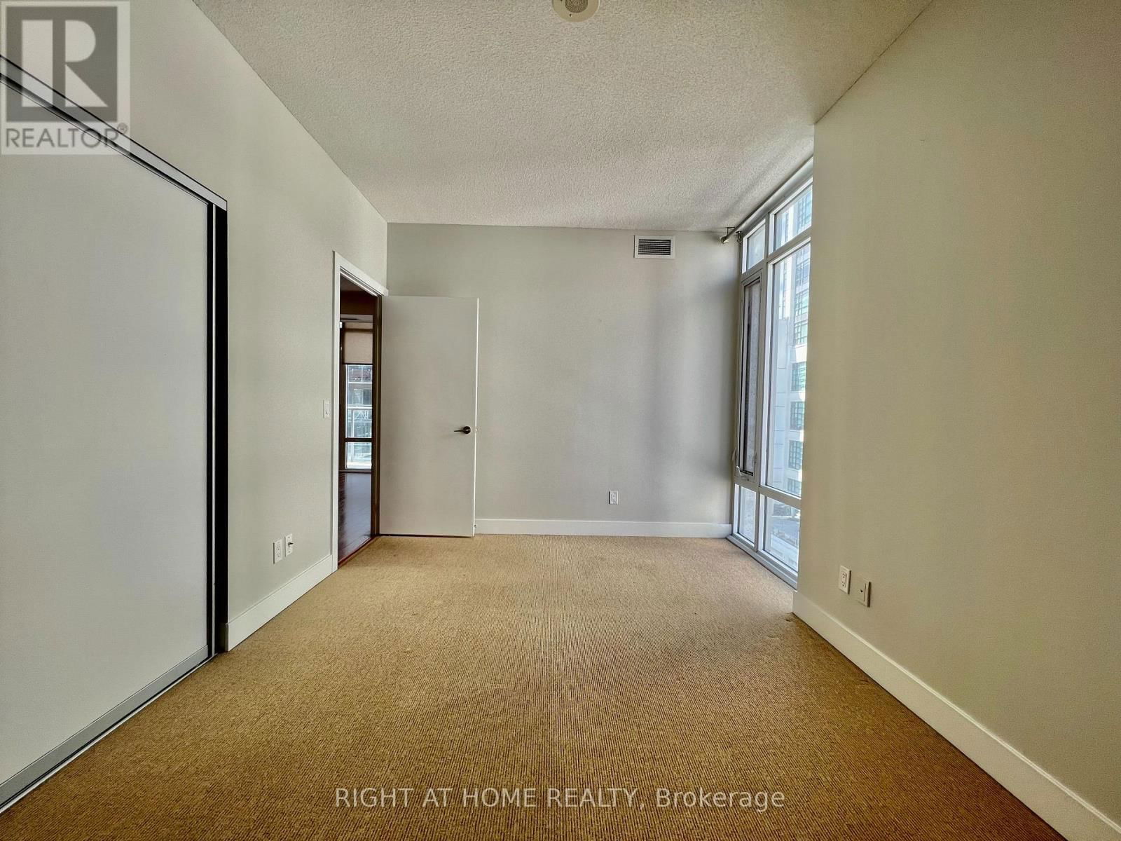 606 - 90 STADIUM ROAD Image 14