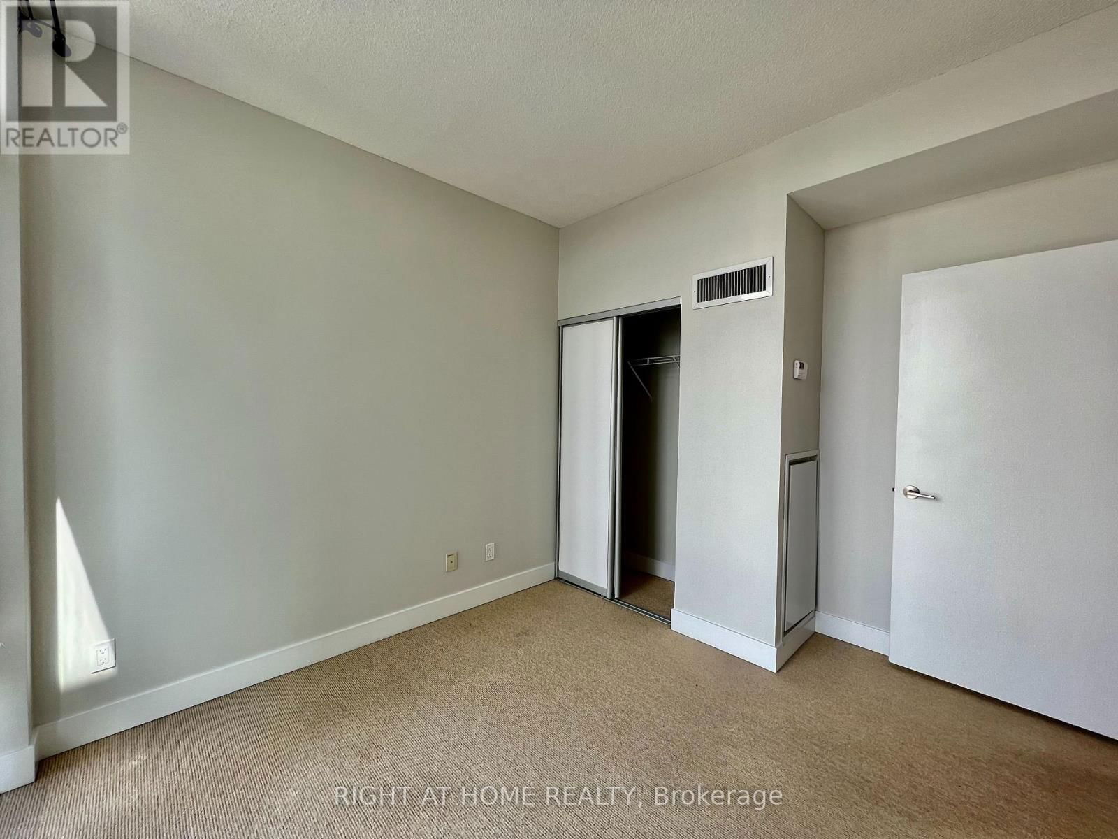 606 - 90 STADIUM ROAD Image 19