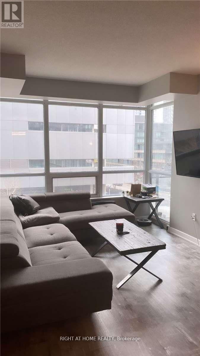 306 - 8 TELEGRAM MEWS Image 4