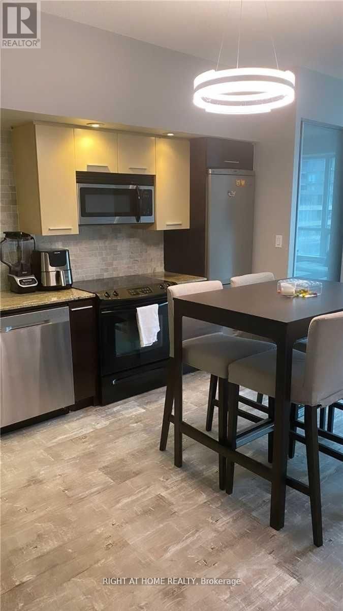 306 - 8 TELEGRAM MEWS Image 5