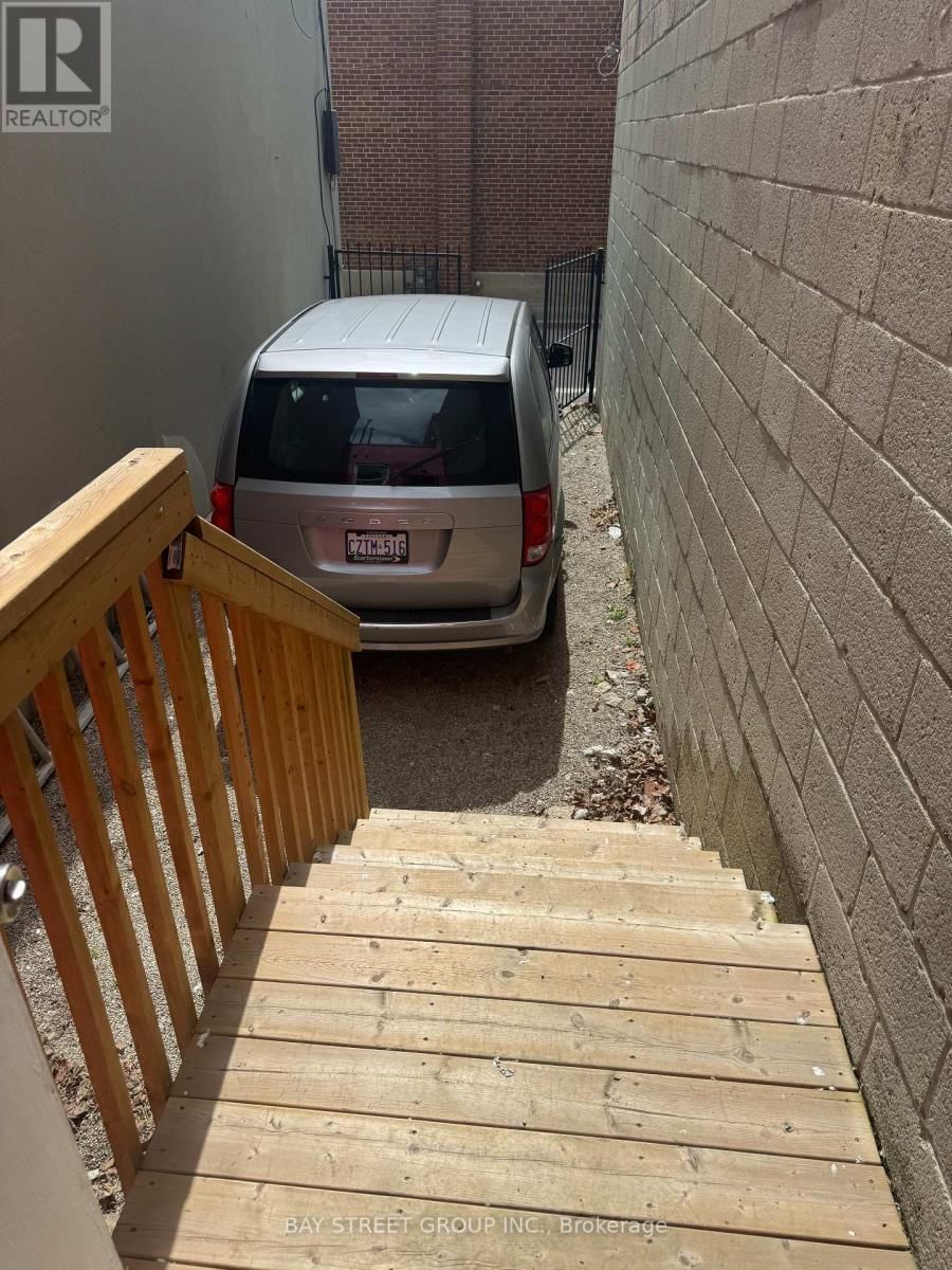 1003 EGLINTON AVENUE WEST Image 7