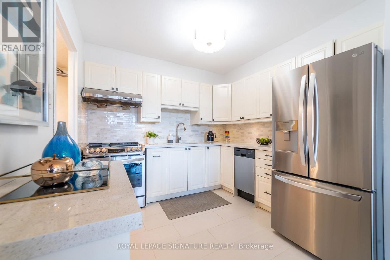 406 - 10 FASHION ROSEWAY WAY EAST Image 11
