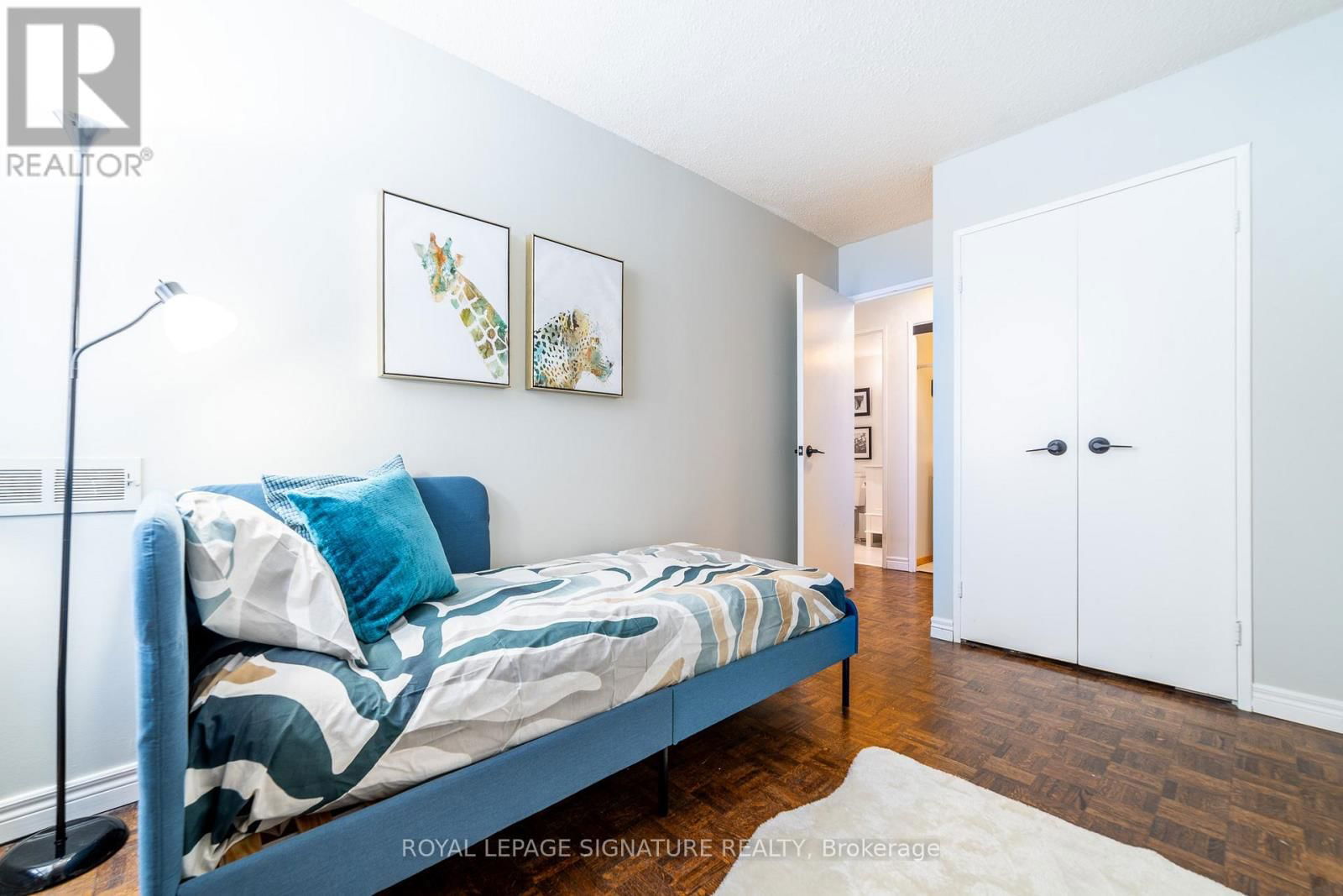 406 - 10 FASHION ROSEWAY WAY EAST Image 30