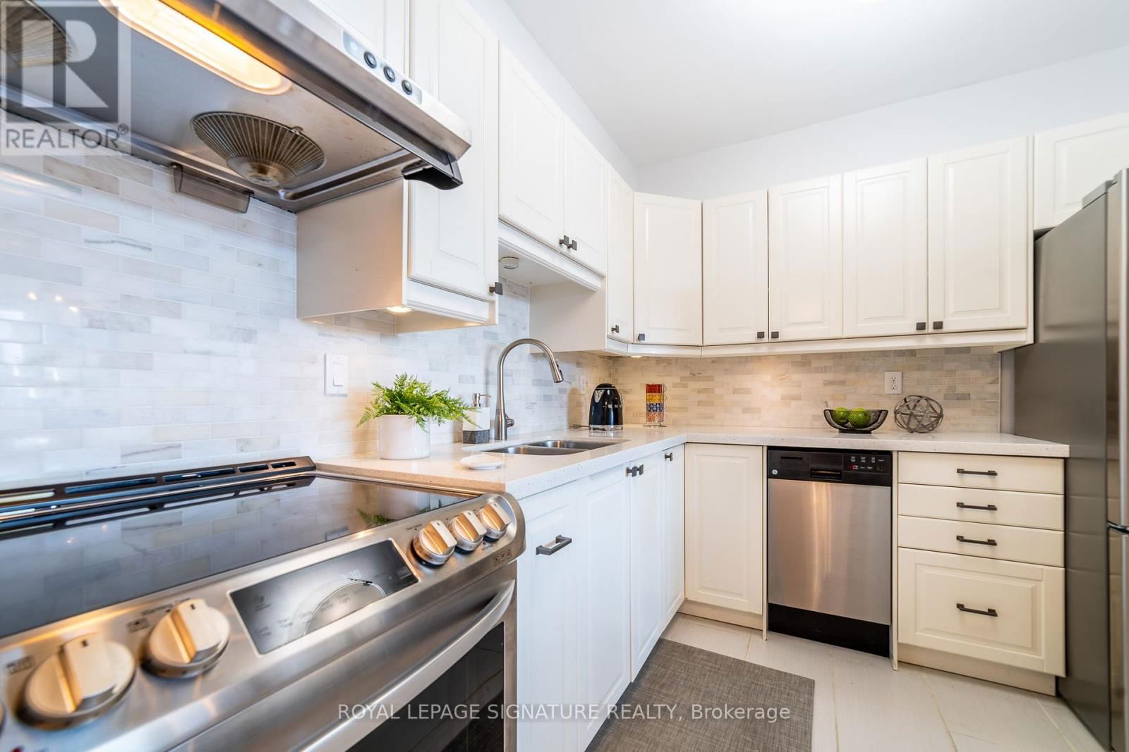 406 - 10 FASHION ROSEWAY WAY EAST Image 7