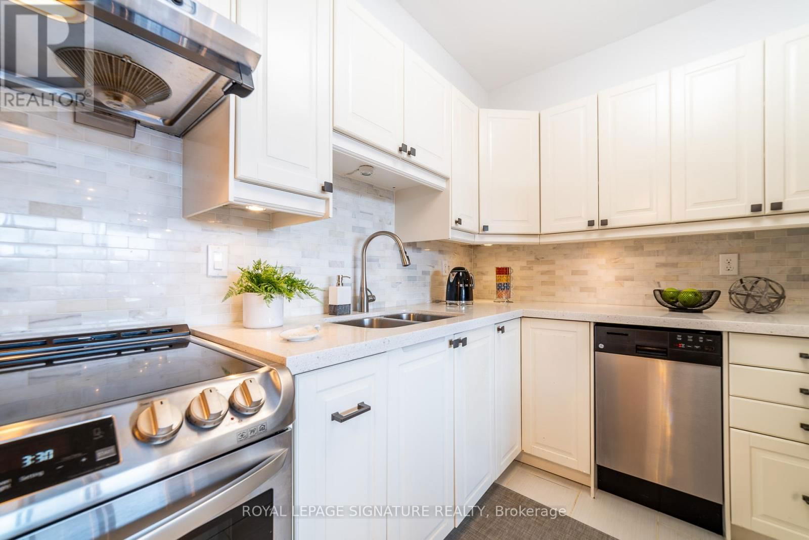 406 - 10 FASHION ROSEWAY WAY EAST Image 8