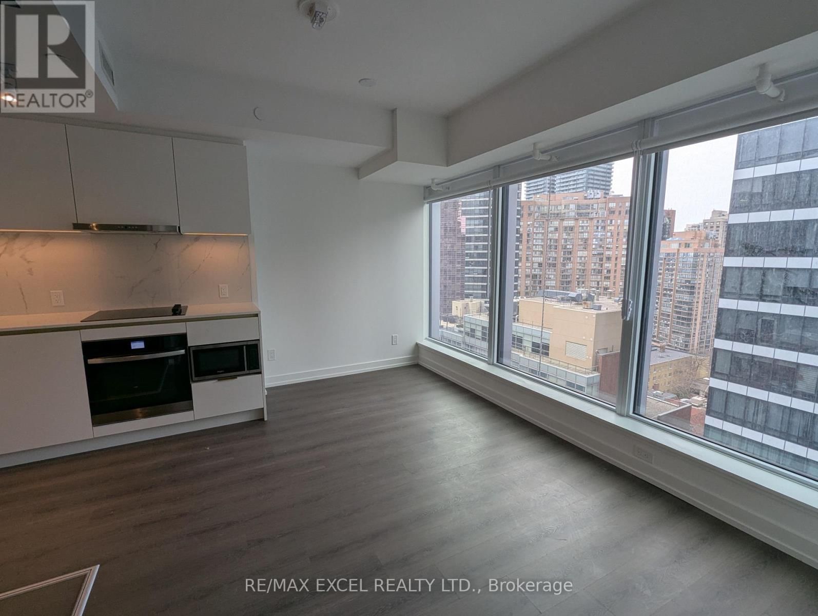 2306 - 8 WELLESLEY STREET WEST Image 6