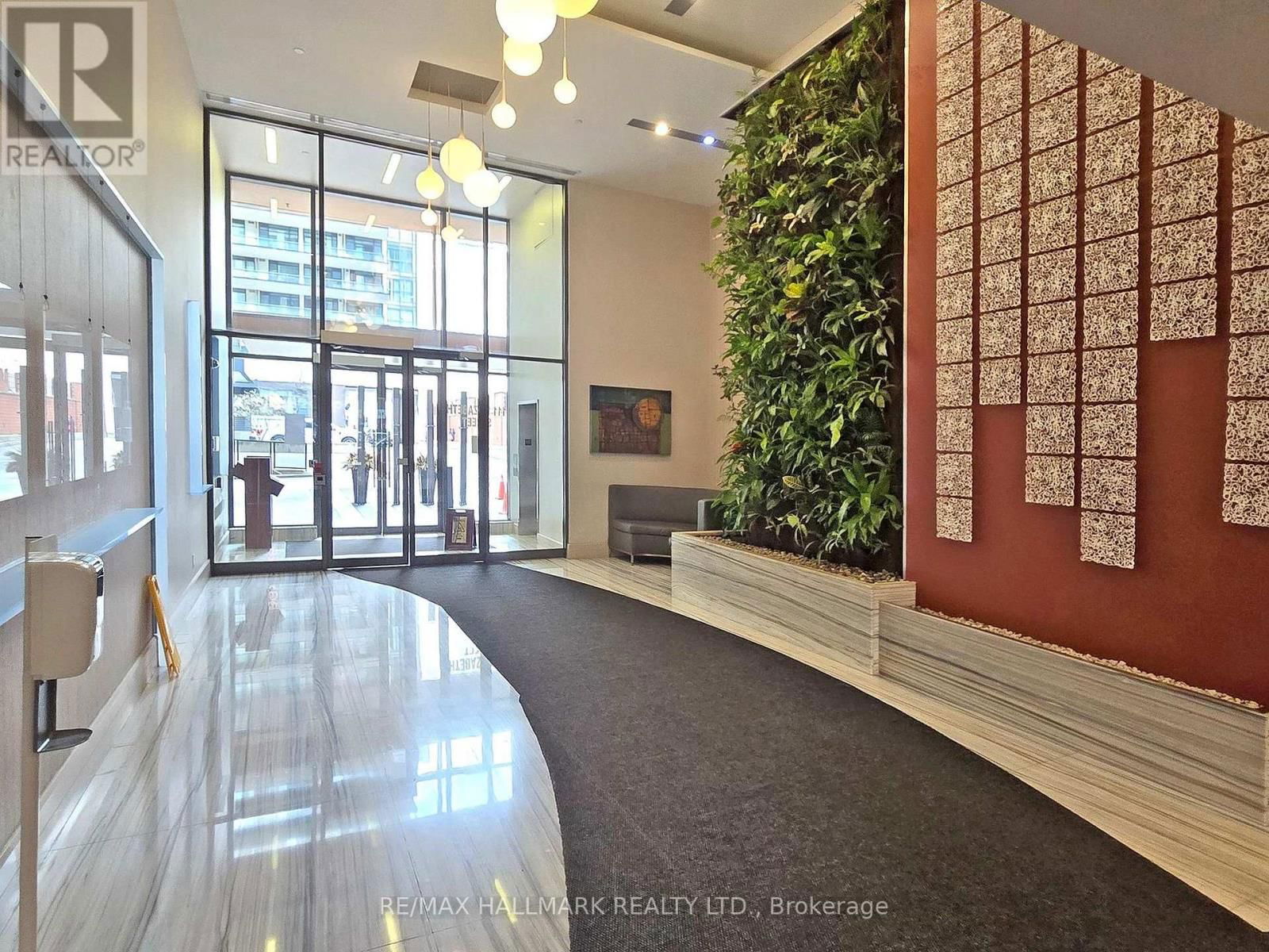 1115 - 111 ELIZABETH STREET Image 2