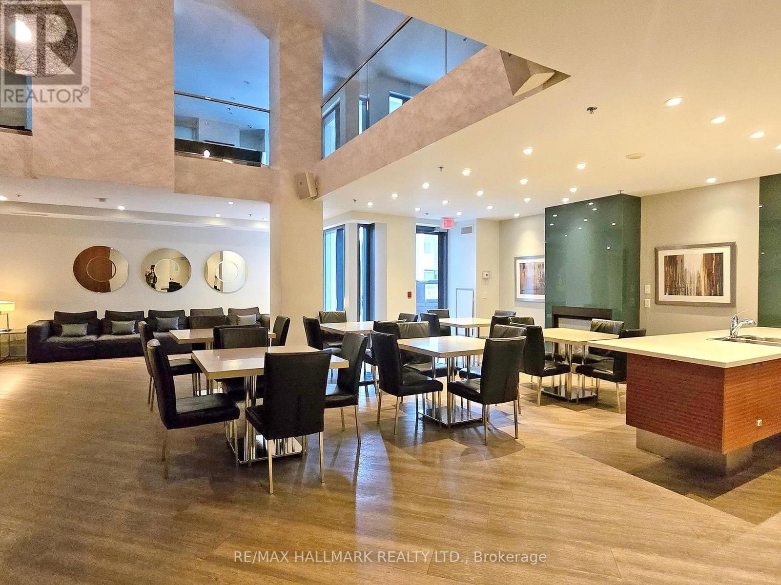 1115 - 111 ELIZABETH STREET Image 26
