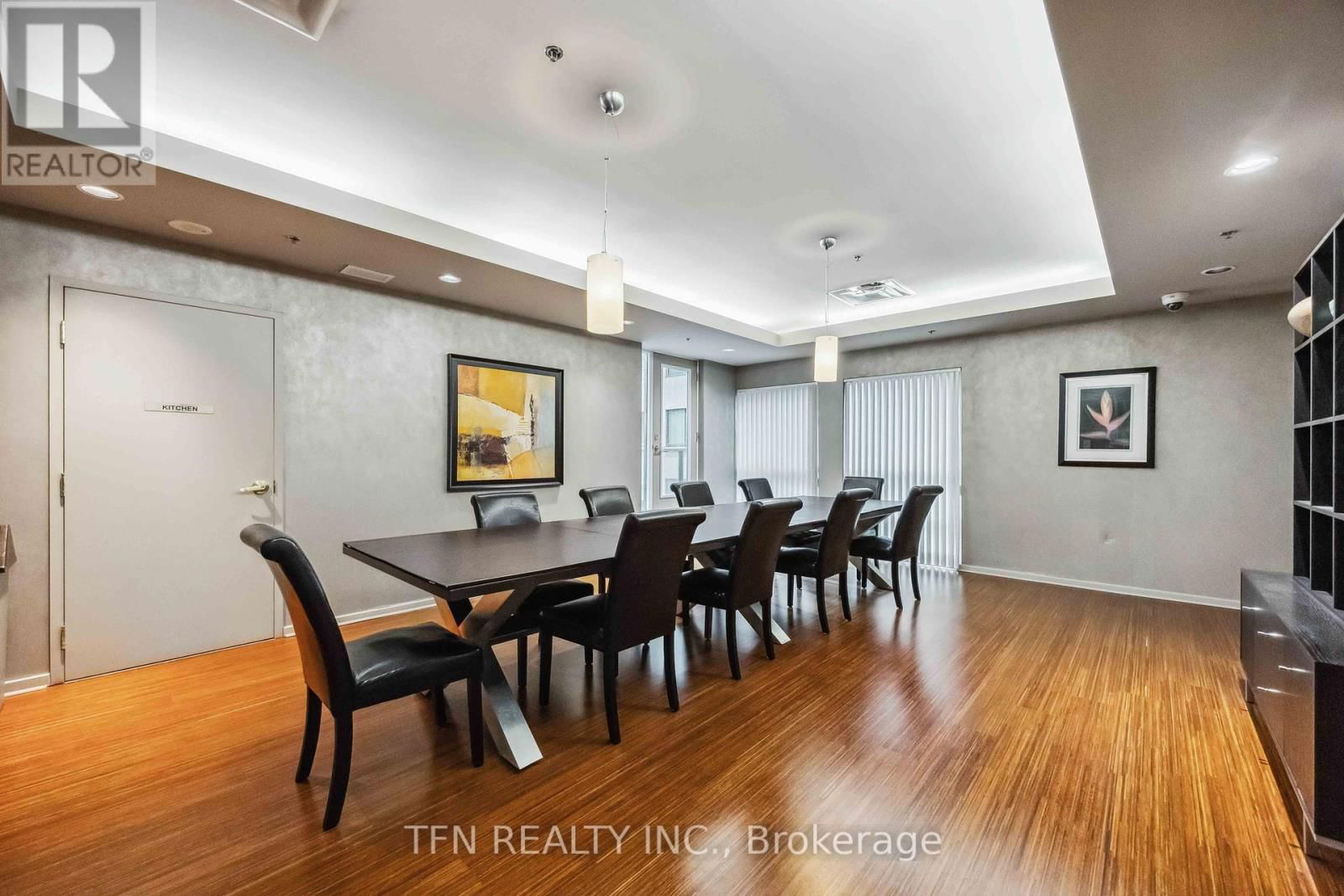 109 - 18 SPRING GARDEN AVENUE Image 38