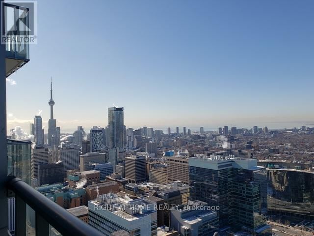 4902 - 832 BAY STREET Image 13