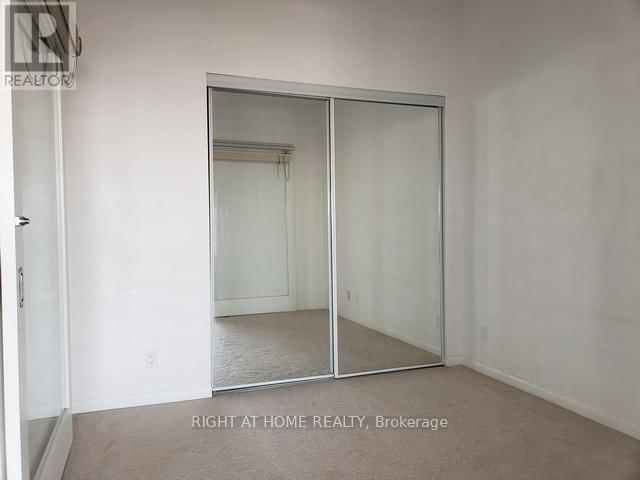 4902 - 832 BAY STREET Image 7