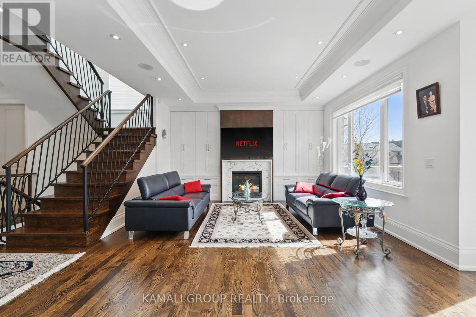 253 POYNTZ AVENUE Image 15