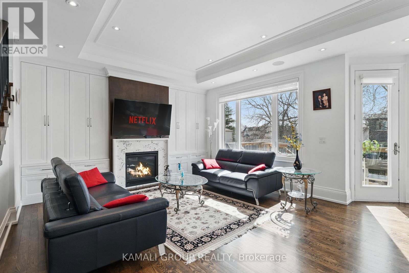 253 POYNTZ AVENUE Image 16