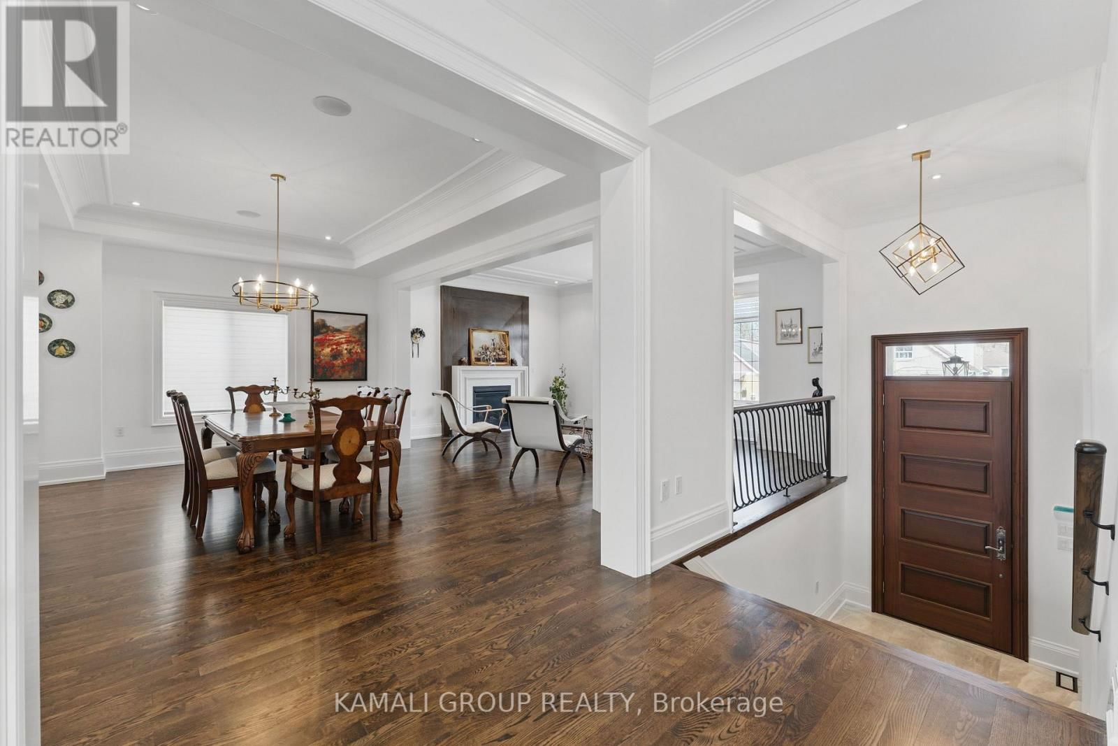 253 POYNTZ AVENUE Image 2