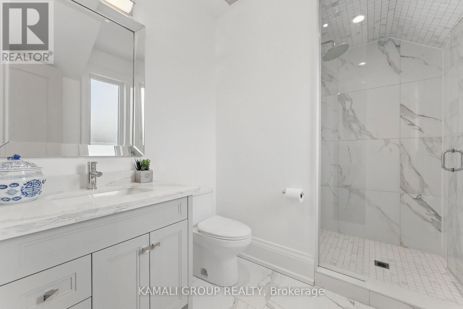 253 POYNTZ AVENUE Image 20