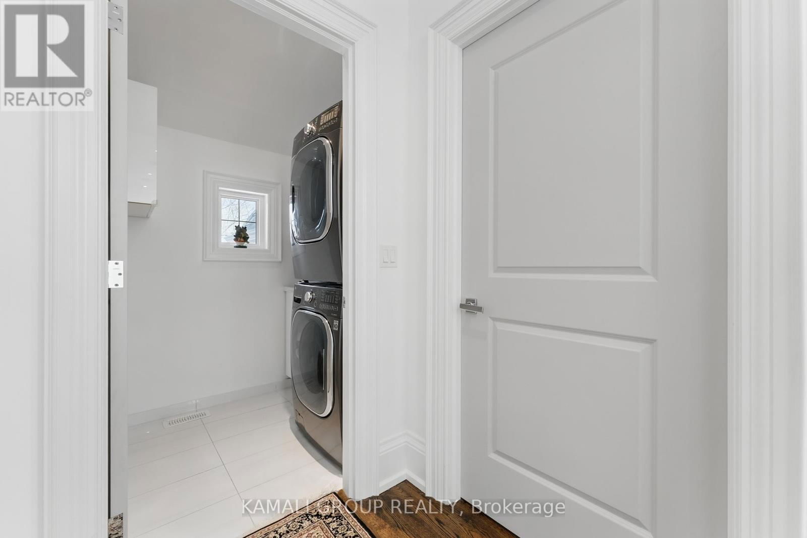 253 POYNTZ AVENUE Image 25