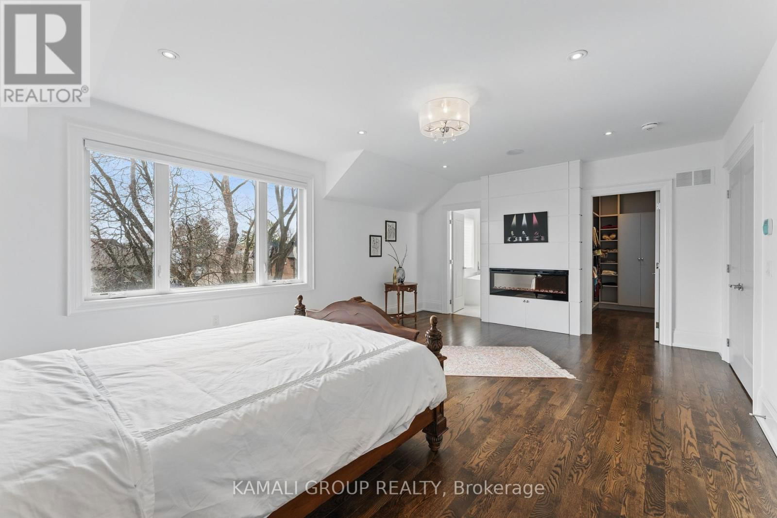 253 POYNTZ AVENUE Image 27