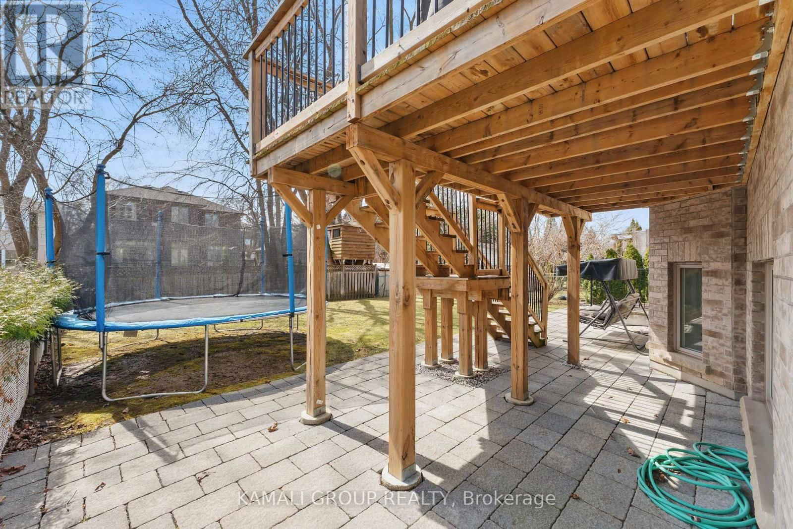 253 POYNTZ AVENUE Image 44
