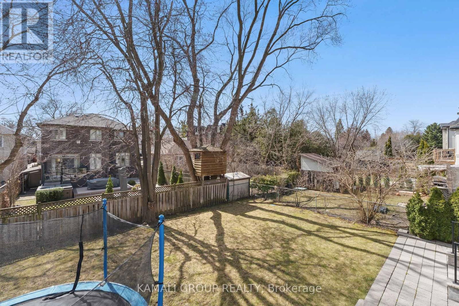 253 POYNTZ AVENUE Image 48