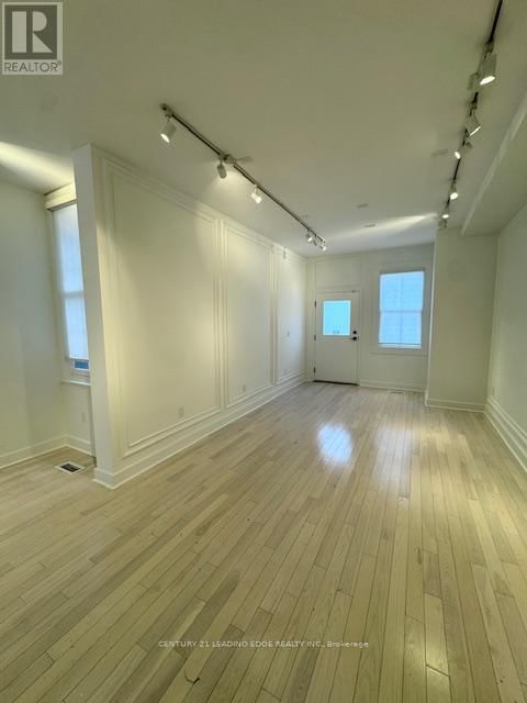 Main Flr - 546 PARLIAMENT STREET Image 5