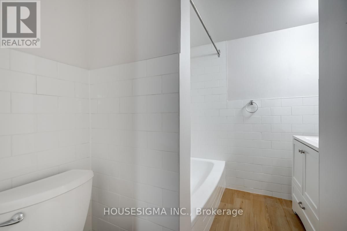202 - 661 HURON STREET Image 11