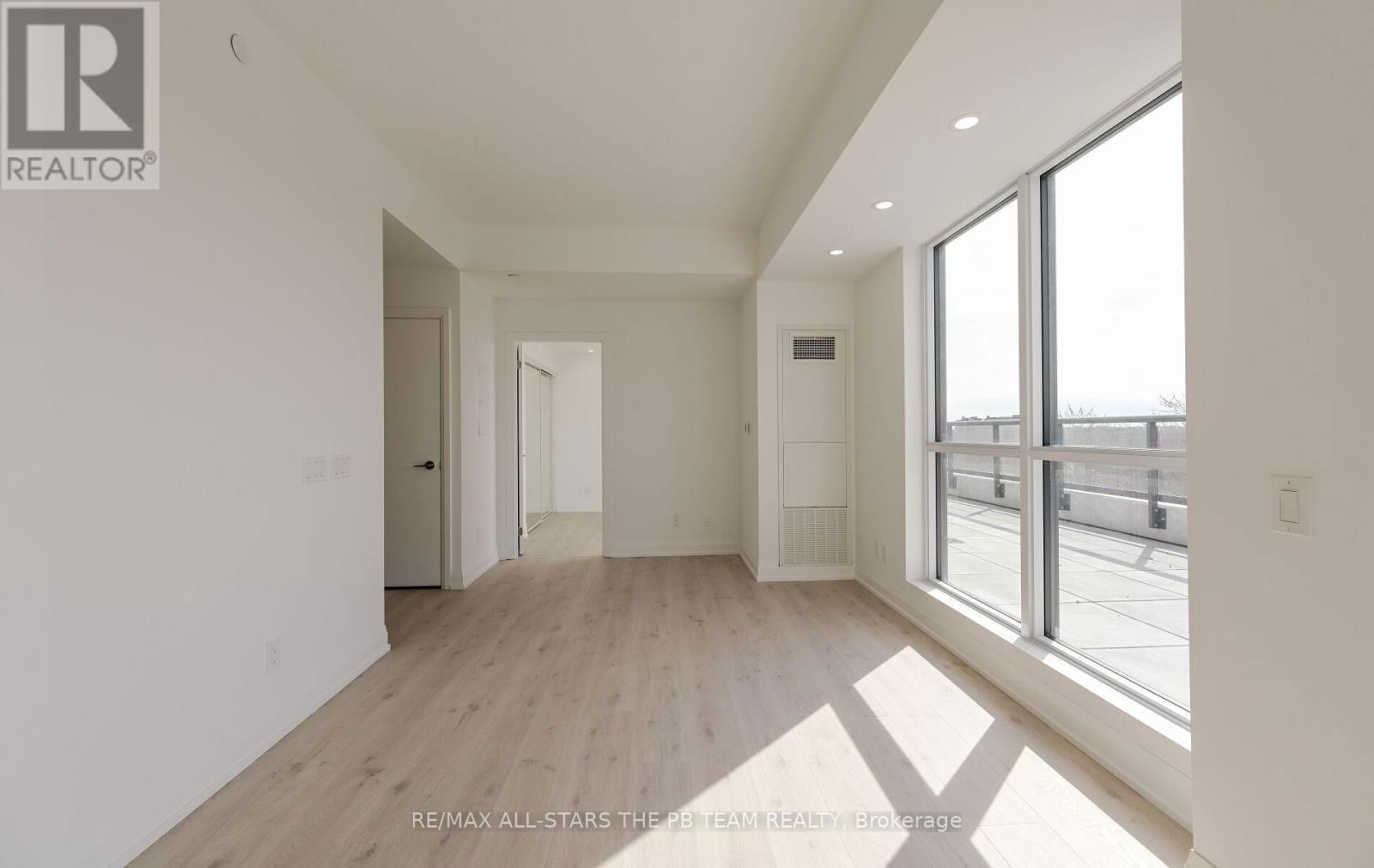 615 - 181 SHEPPARD AVENUE EAST Image 10