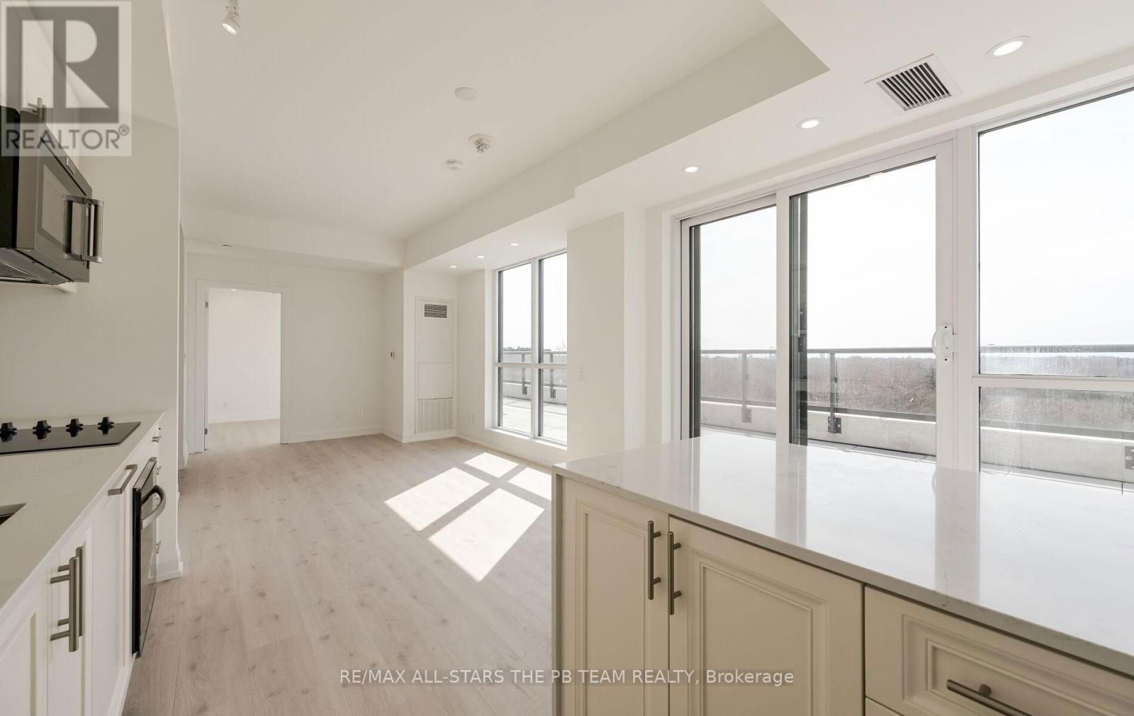 615 - 181 SHEPPARD AVENUE EAST Image 13