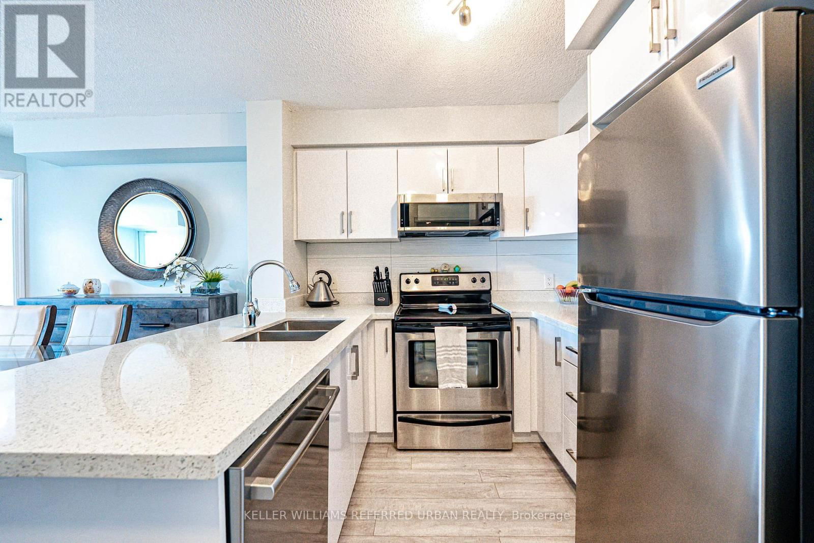 705 - 120 DALLIMORE CIRCLE Image 24