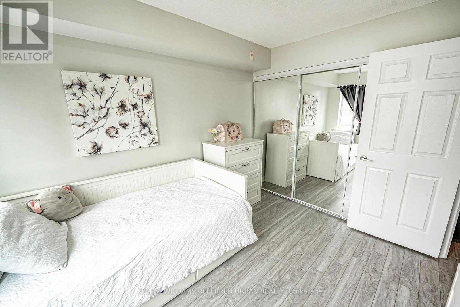 705 - 120 DALLIMORE CIRCLE Image 30