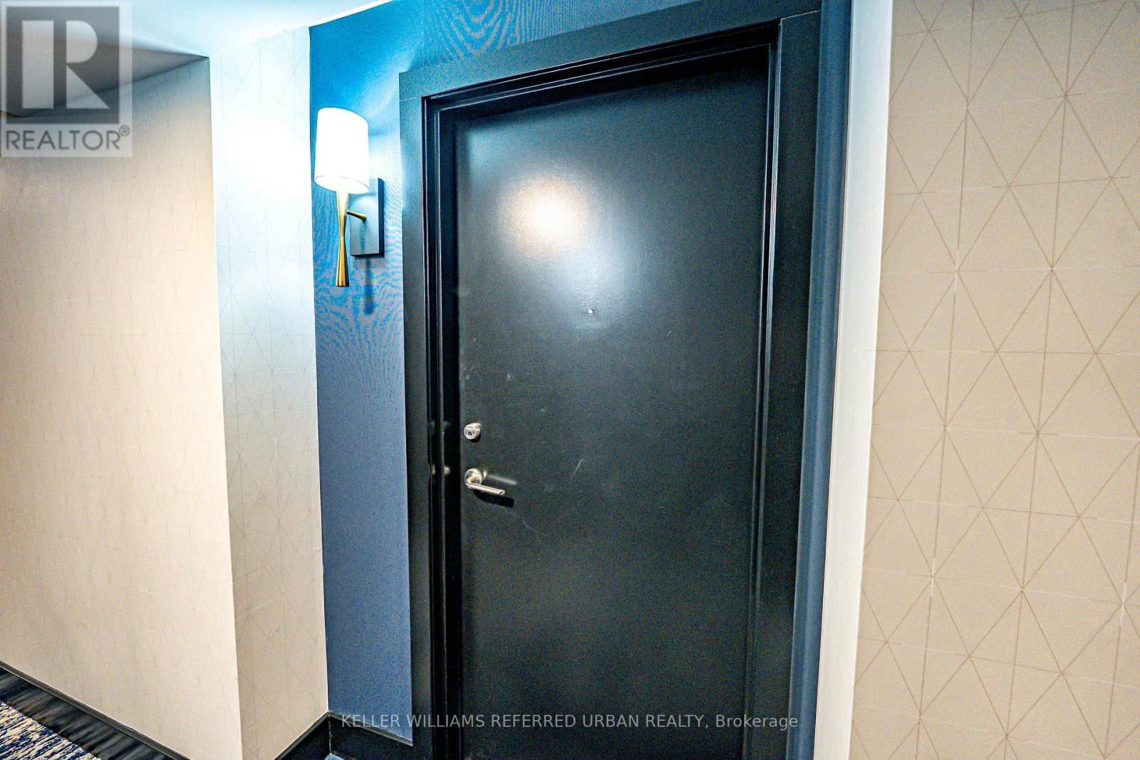 705 - 120 DALLIMORE CIRCLE Image 6