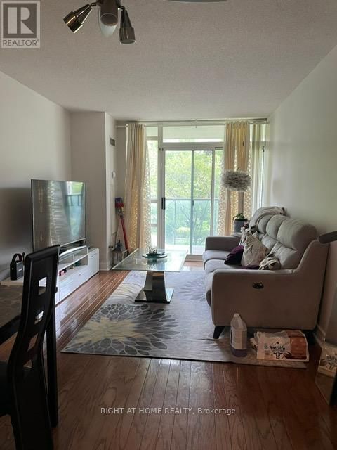 302 - 18 HARRISON GARDEN BOULEVARD Image 5
