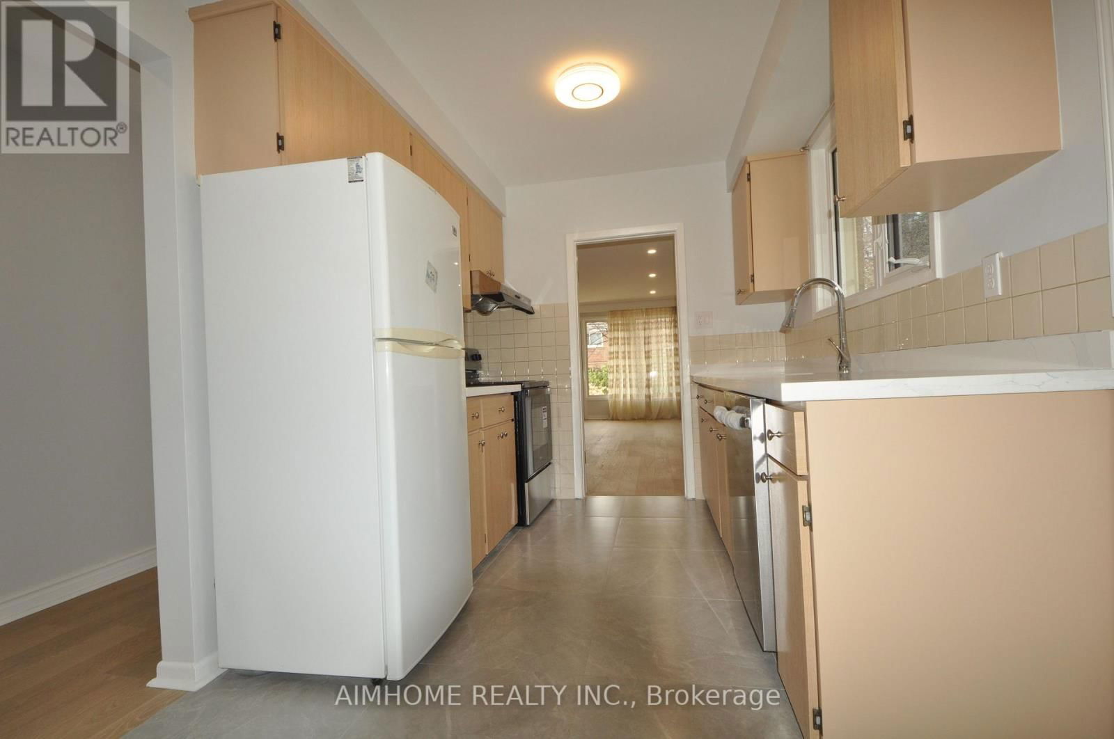 2 - 14 DUKINFIELD CRESCENT Image 3