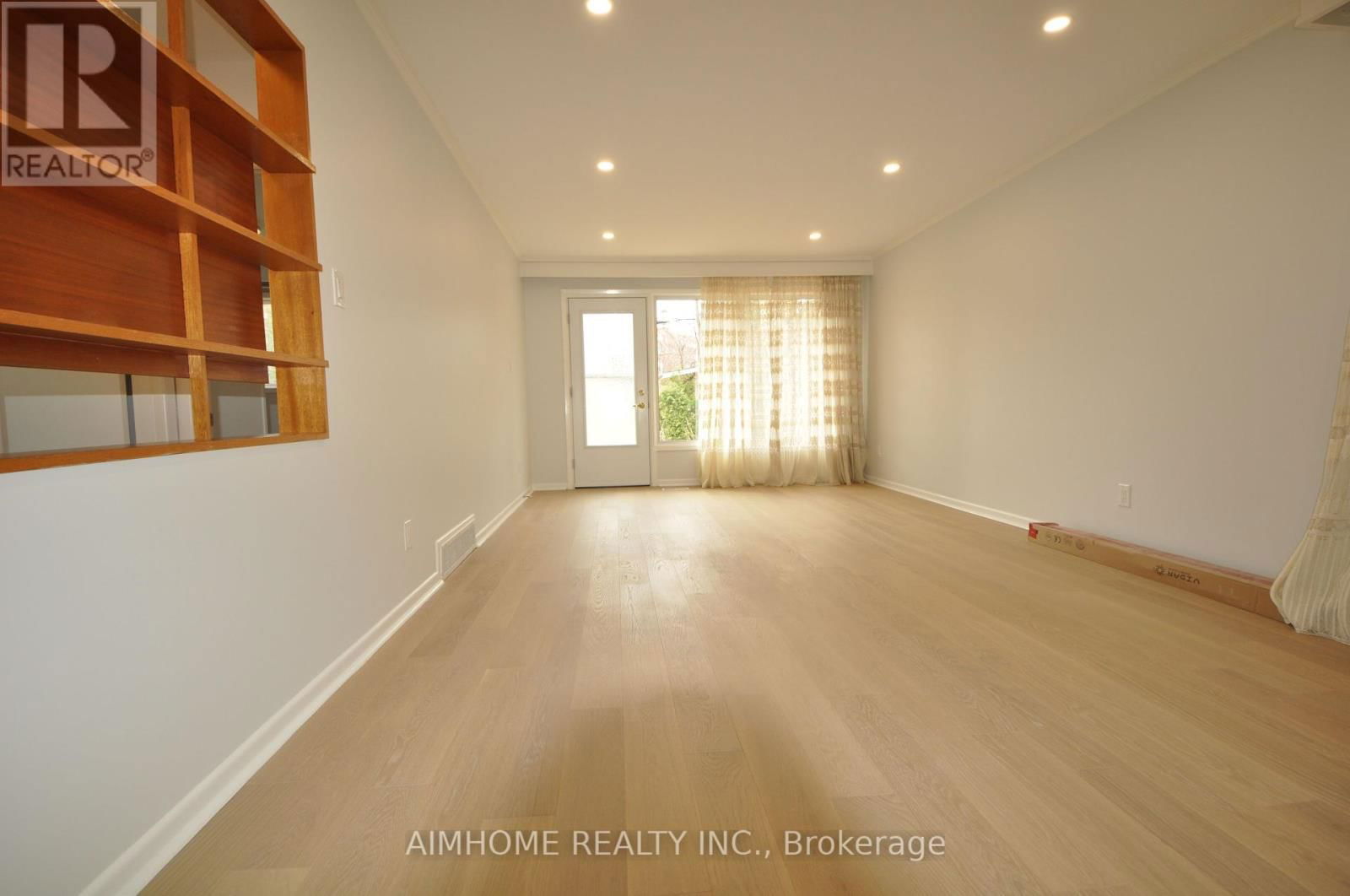 2 - 14 DUKINFIELD CRESCENT Image 5