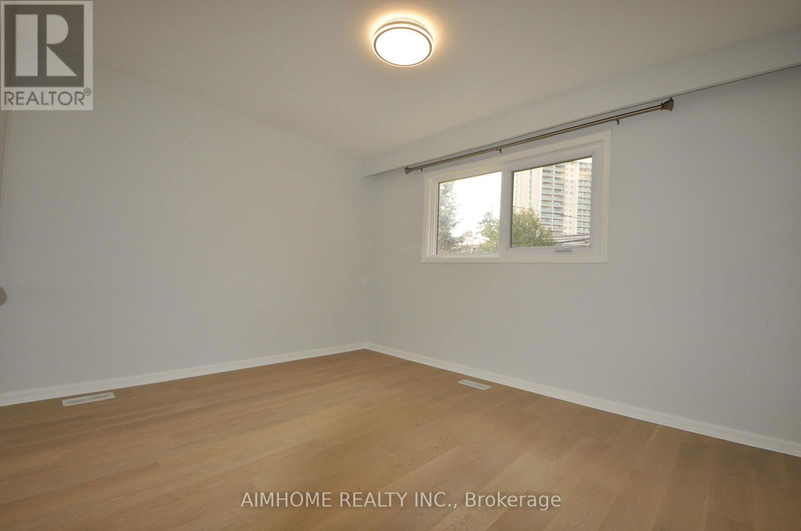 2 - 14 DUKINFIELD CRESCENT Image 7
