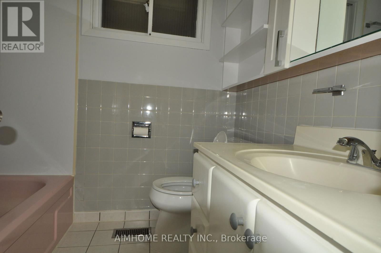 2 - 14 DUKINFIELD CRESCENT Image 9