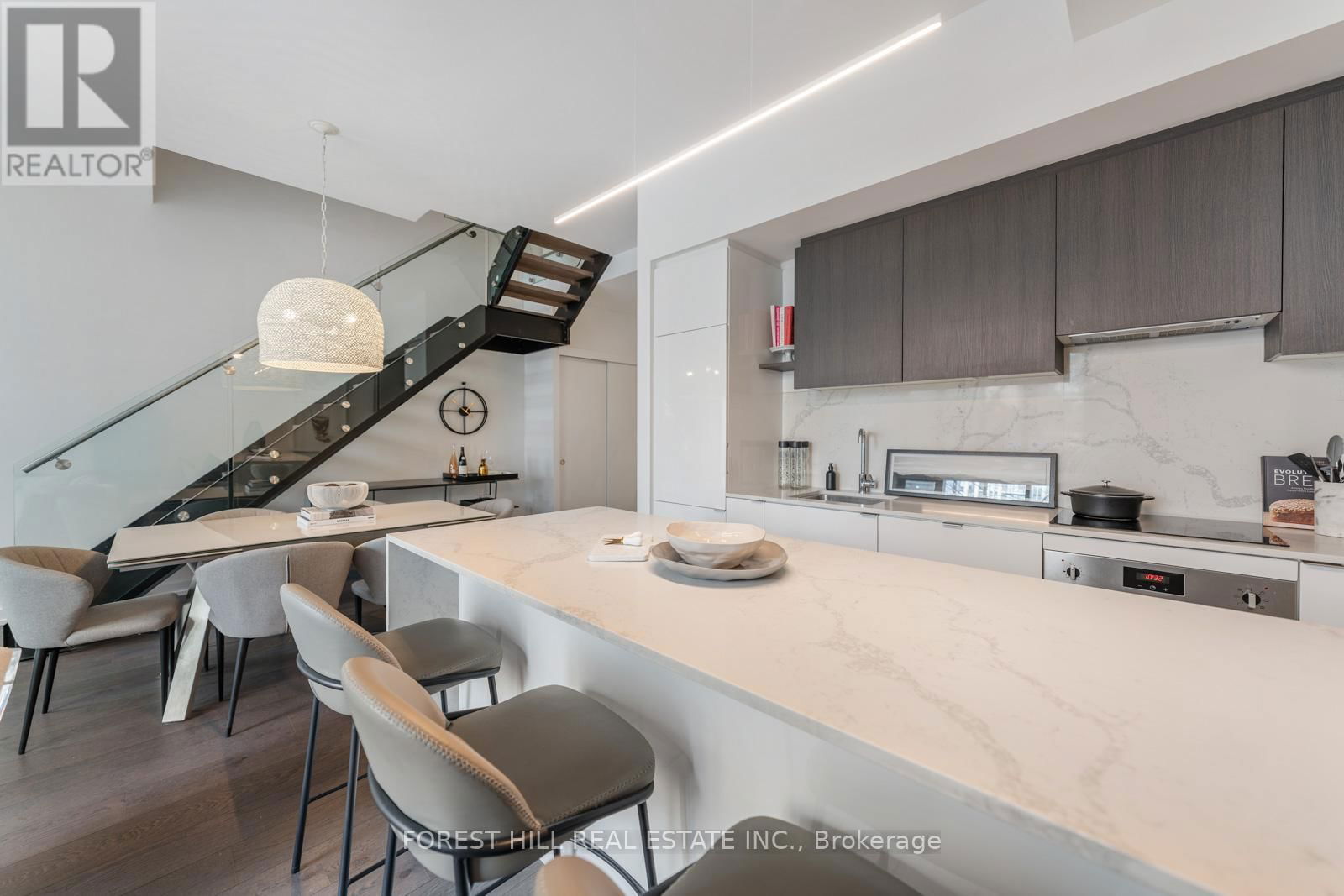 103 - 161 ROEHAMPTON AVENUE Image 12