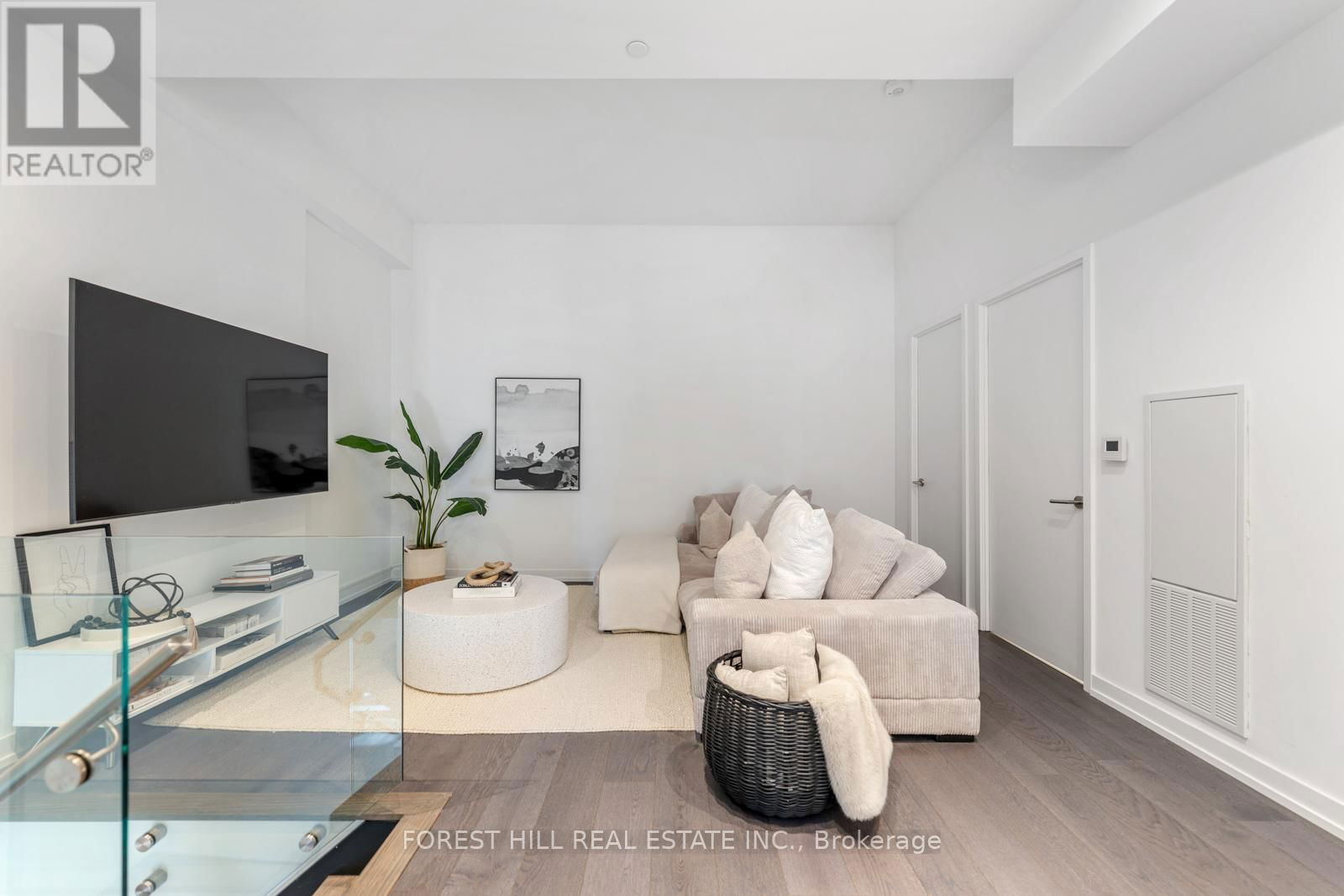 103 - 161 ROEHAMPTON AVENUE Image 22