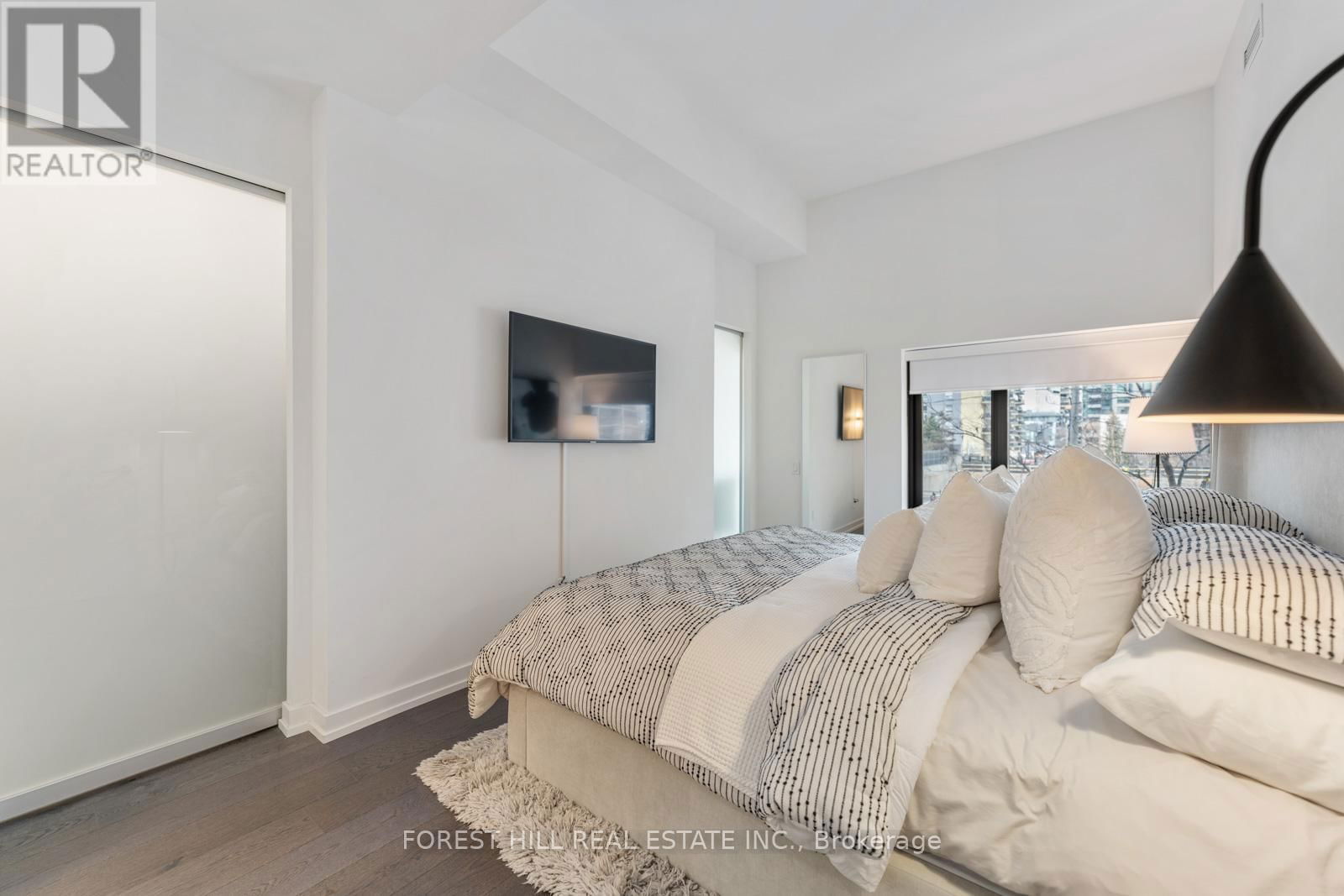 103 - 161 ROEHAMPTON AVENUE Image 24