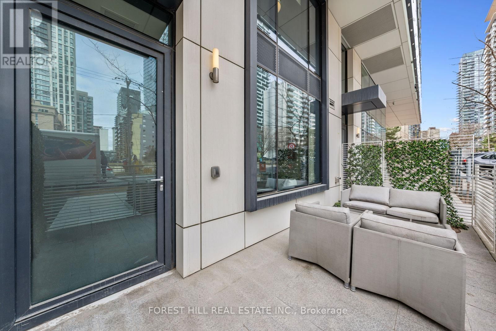 103 - 161 ROEHAMPTON AVENUE Image 31