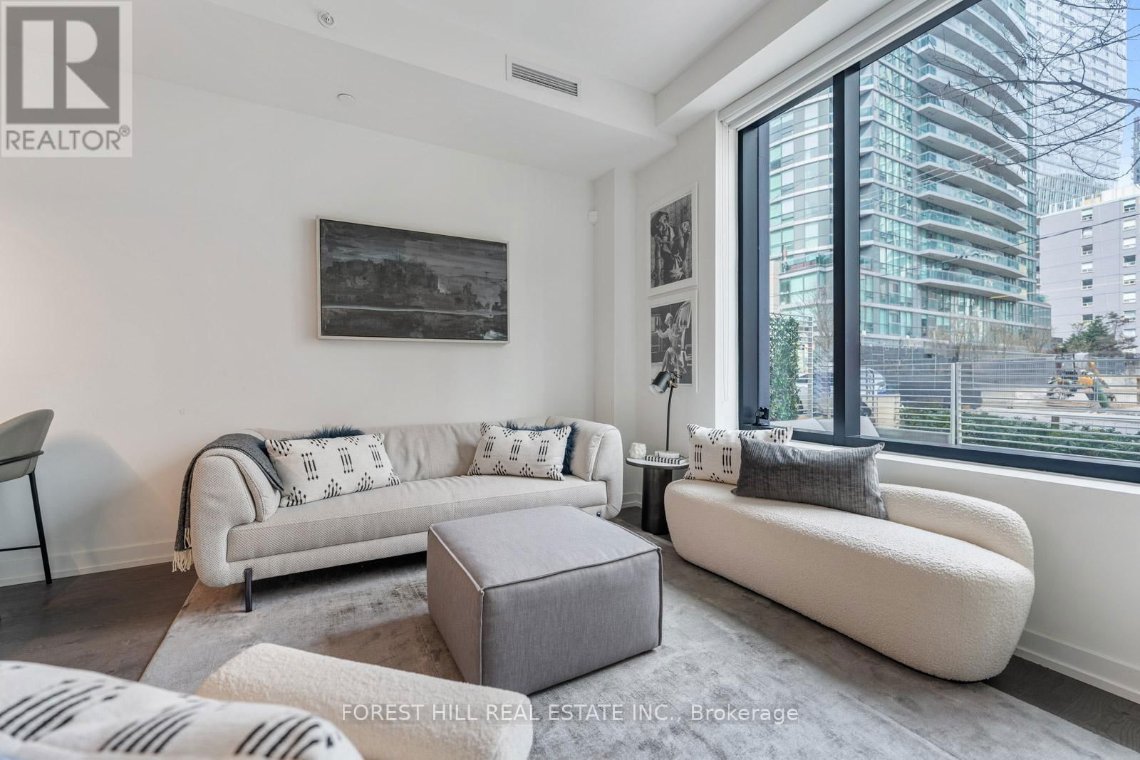 103 - 161 ROEHAMPTON AVENUE Image 7