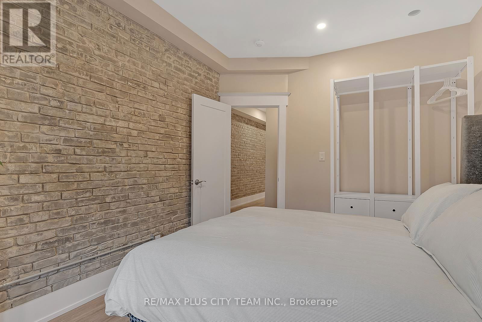 2 - 216 SEATON STREET Image 17